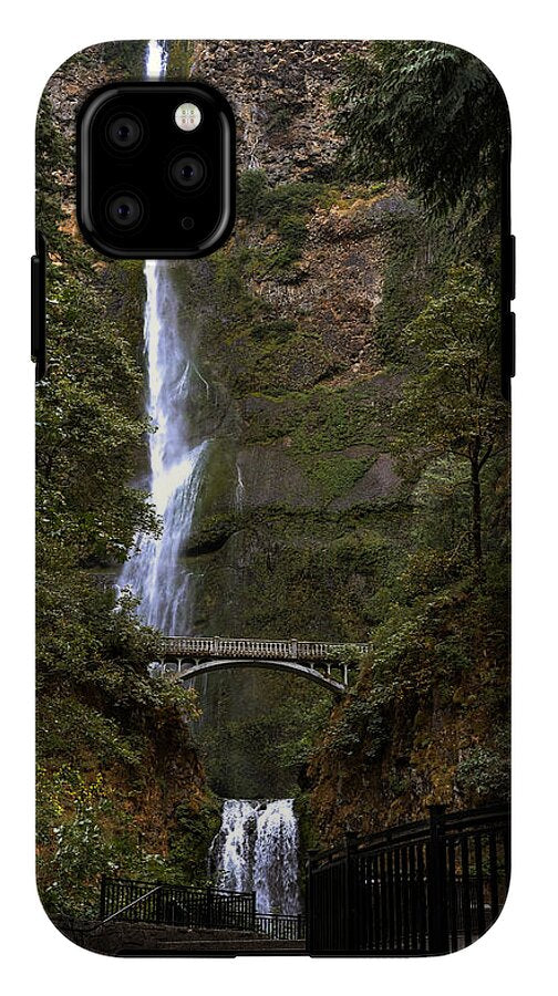 Different view Multnomah Falls - Phone Case
