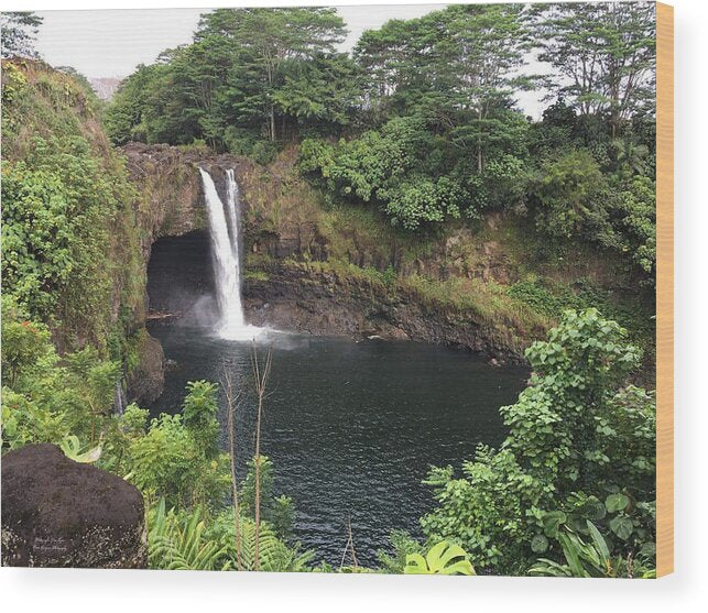 Rainbow falls HAWAII - Wood Print