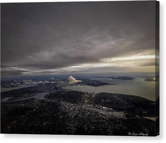 Above the city - Canvas Print