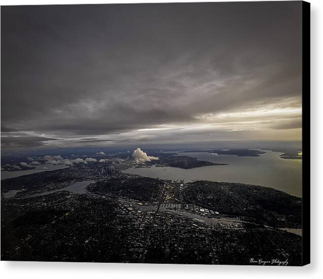 Above the city - Canvas Print