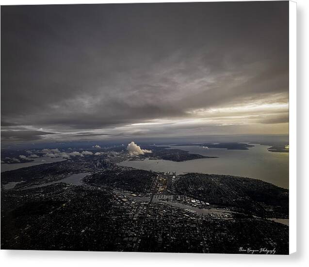 Above the city - Canvas Print