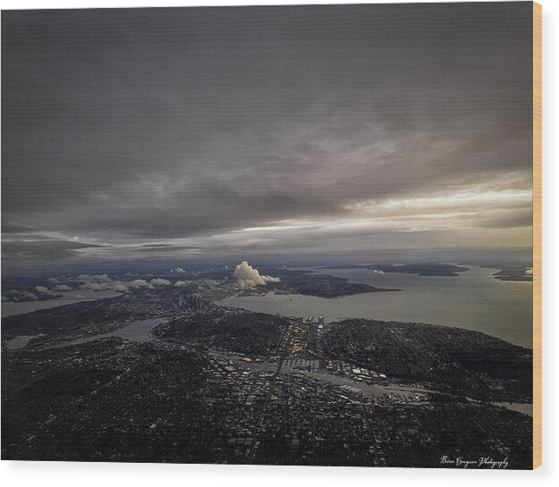 Above the city - Wood Print