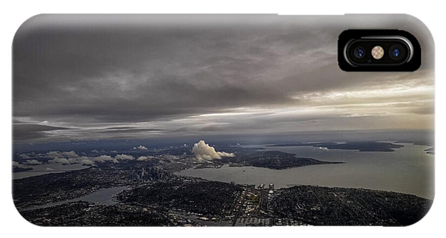 Above the city - Phone Case