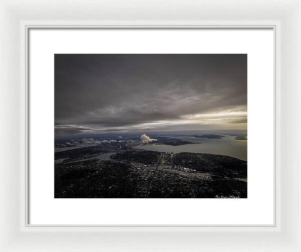 Above the city - Framed Print