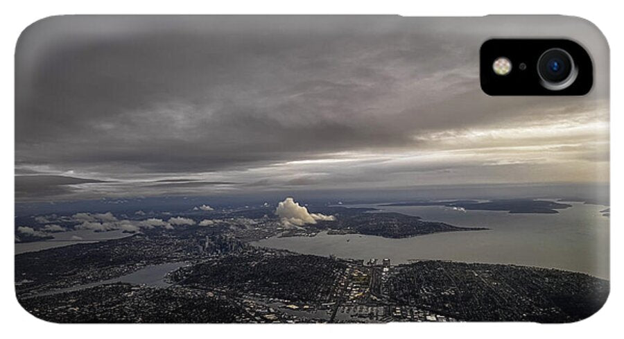 Above the city - Phone Case