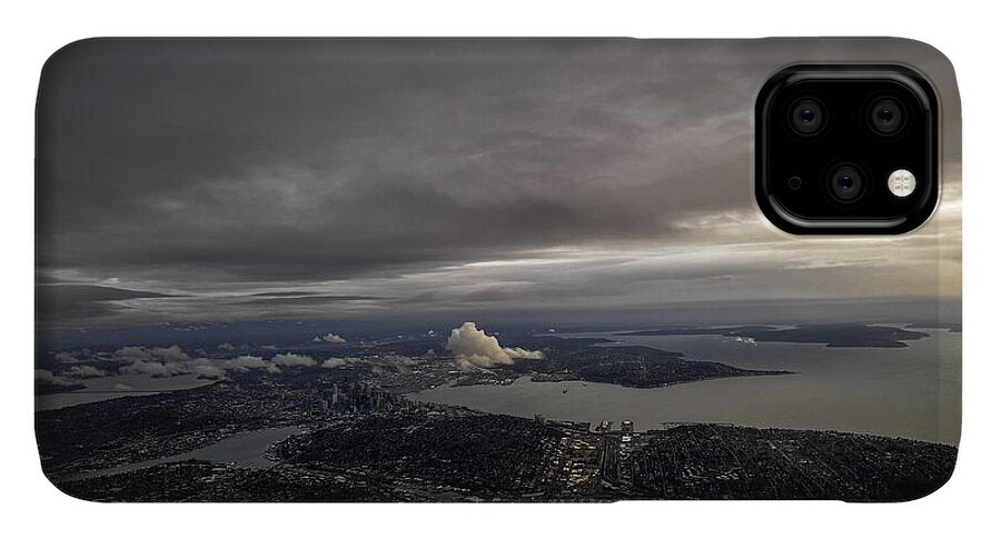 Above the city - Phone Case