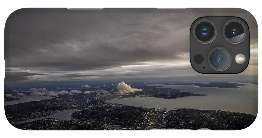 Above the city - Phone Case