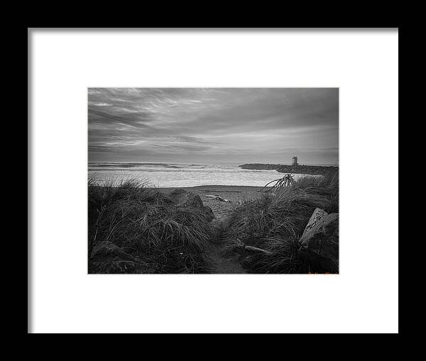 Black and white walk to the beach - Framed Print