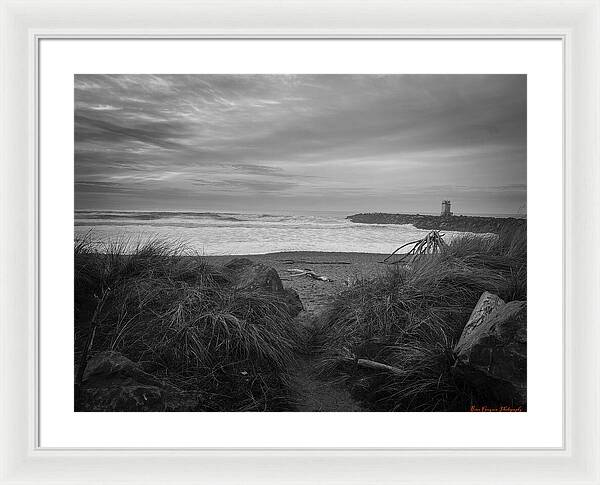 Black and white walk to the beach - Framed Print