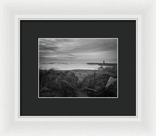 Black and white walk to the beach - Framed Print