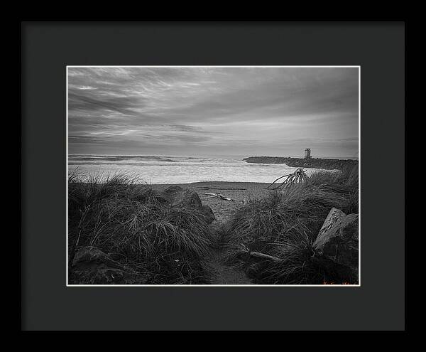 Black and white walk to the beach - Framed Print