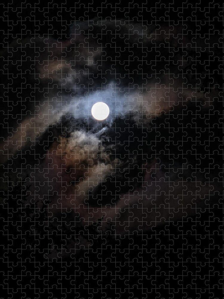 Clouds around the moon - Puzzle
