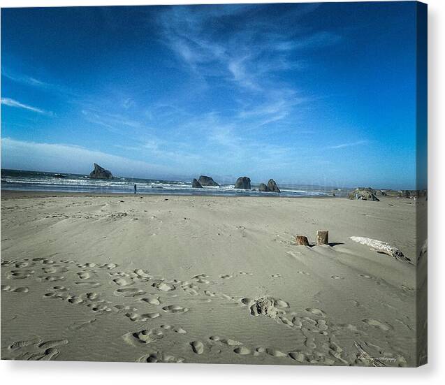 Foot prints in the sand - Canvas Print