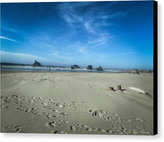 Foot prints in the sand - Canvas Print