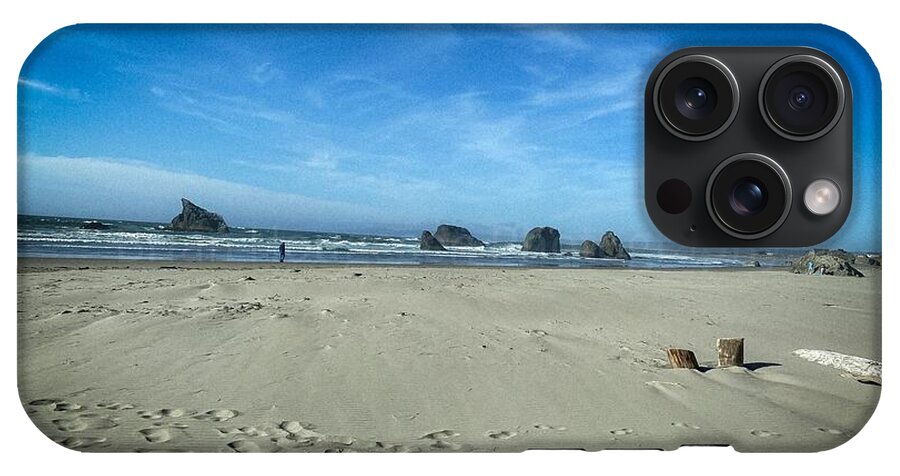 Foot prints in the sand - Phone Case