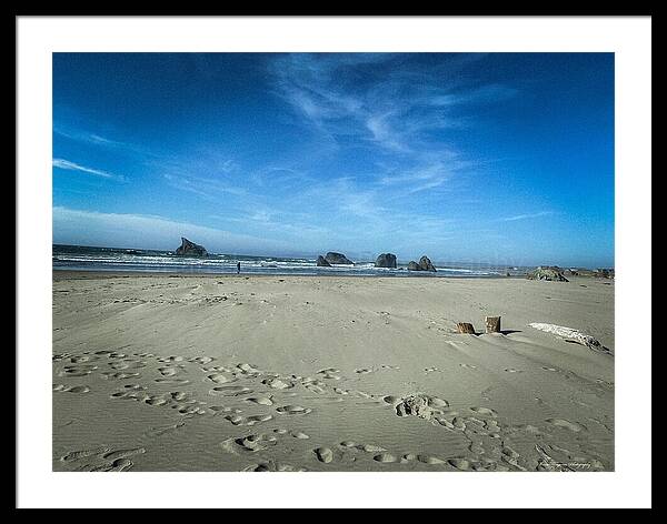 Foot prints in the sand - Framed Print