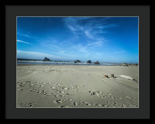 Foot prints in the sand - Framed Print