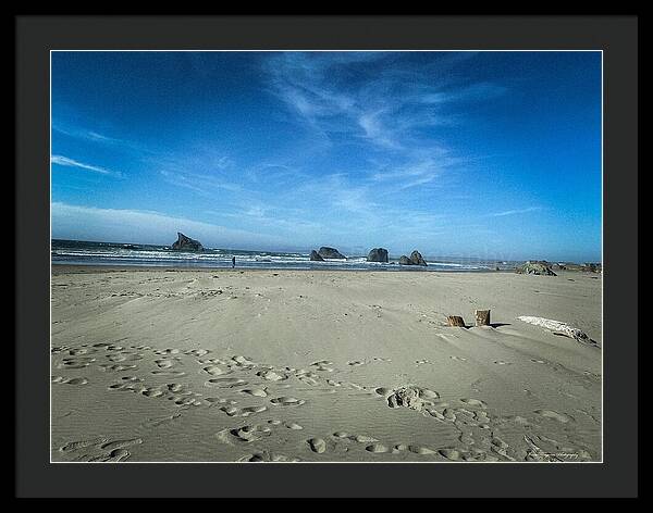 Foot prints in the sand - Framed Print
