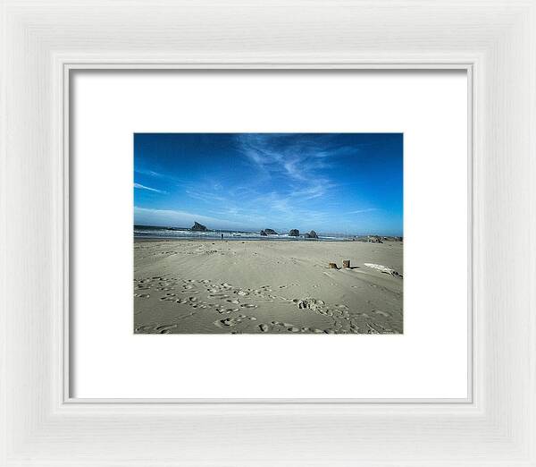 Foot prints in the sand - Framed Print