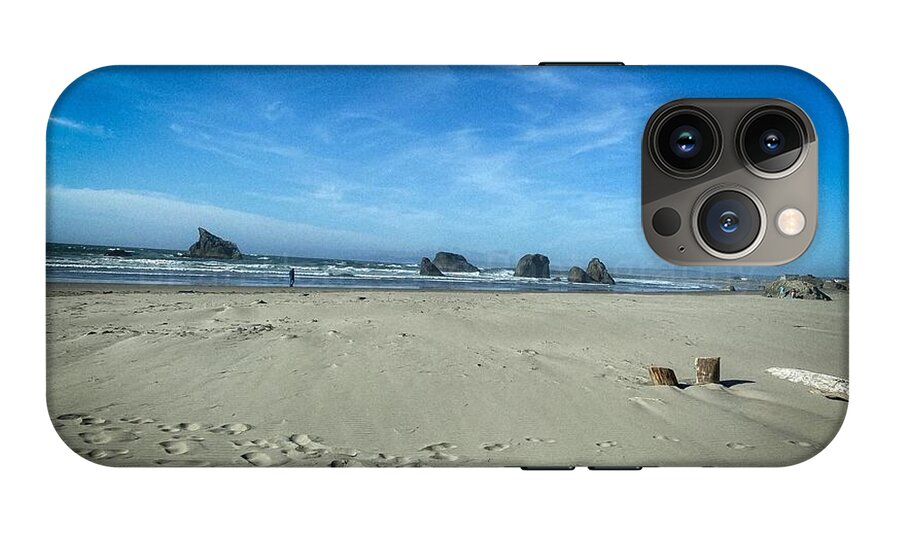 Foot prints in the sand - Phone Case