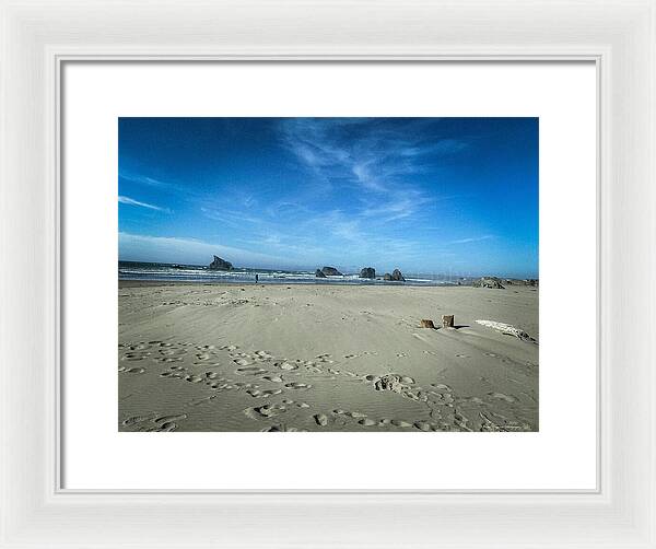 Foot prints in the sand - Framed Print