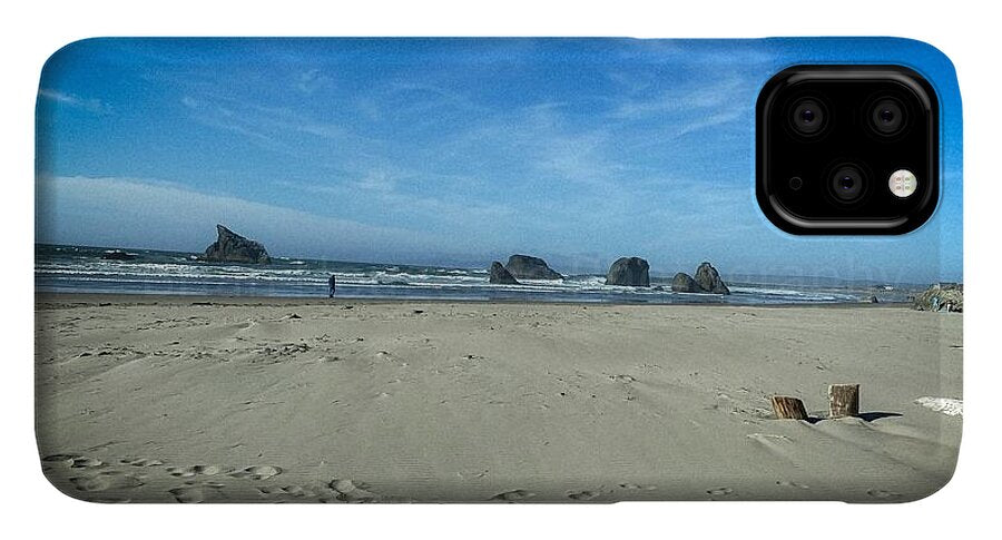 Foot prints in the sand - Phone Case