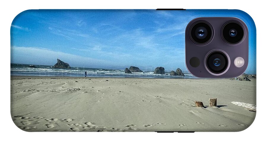 Foot prints in the sand - Phone Case