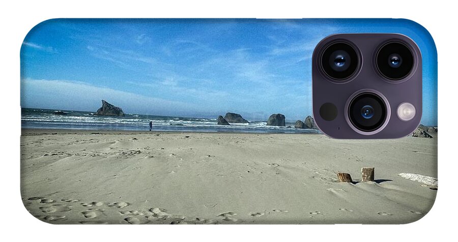 Foot prints in the sand - Phone Case