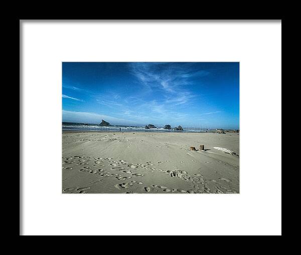 Foot prints in the sand - Framed Print