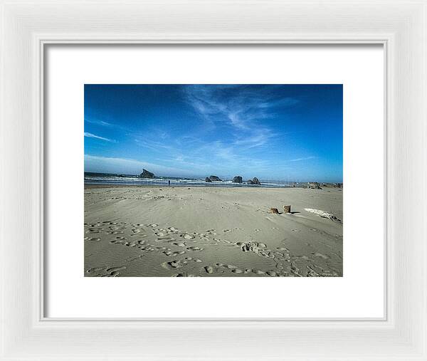 Foot prints in the sand - Framed Print