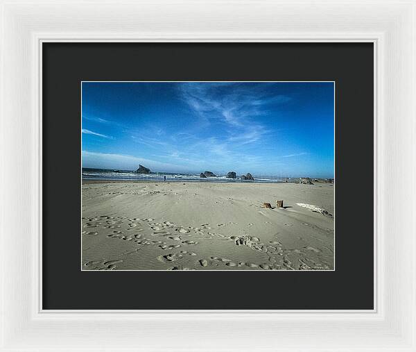 Foot prints in the sand - Framed Print