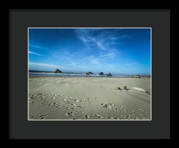 Foot prints in the sand - Framed Print