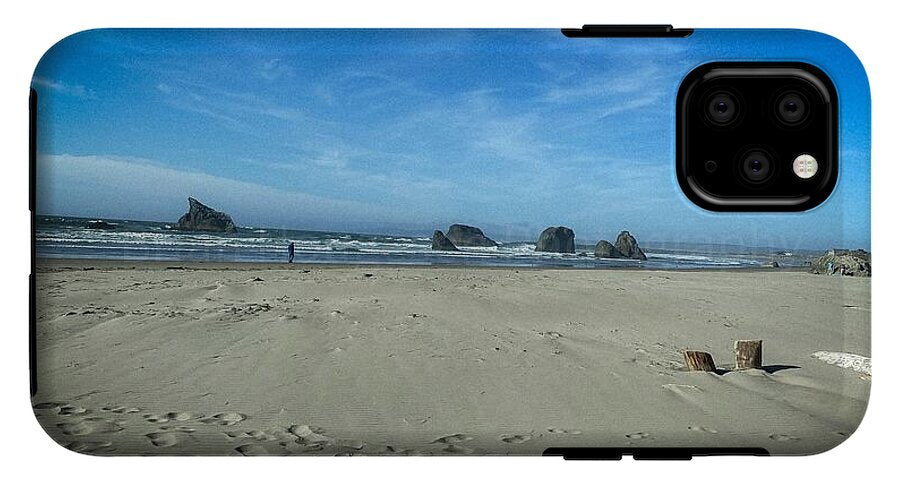 Foot prints in the sand - Phone Case