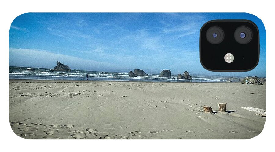 Foot prints in the sand - Phone Case