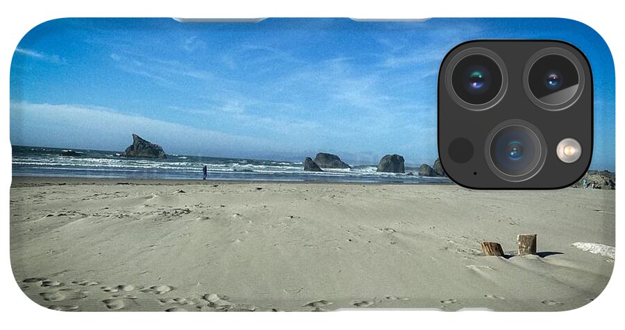 Foot prints in the sand - Phone Case