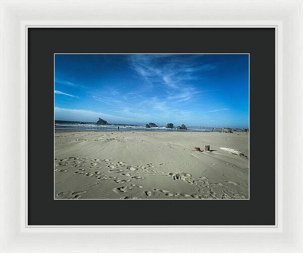 Foot prints in the sand - Framed Print