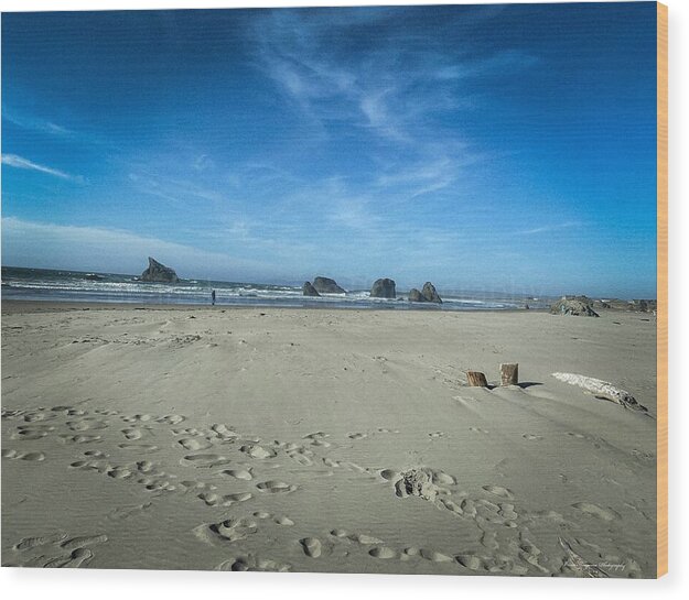 Foot prints in the sand - Wood Print