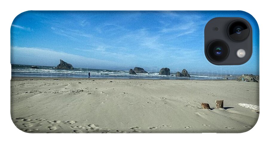 Foot prints in the sand - Phone Case