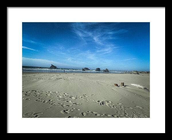 Foot prints in the sand - Framed Print