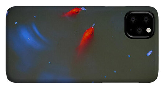 Gold fish eating - Phone Case