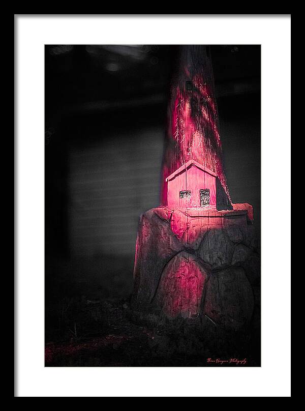 Light house pink - Framed Print