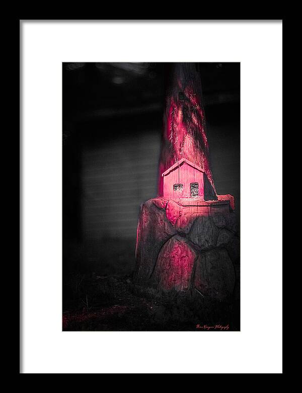 Light house pink - Framed Print