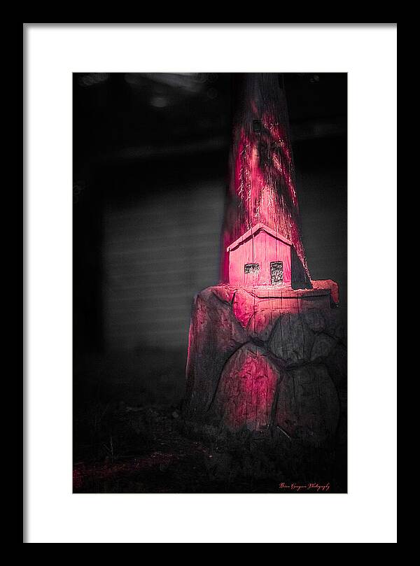 Light house pink - Framed Print