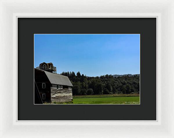Old Barn - Framed Print