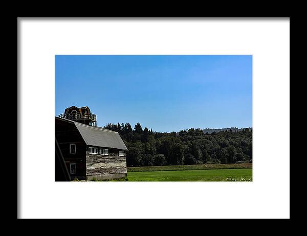 Old Barn - Framed Print