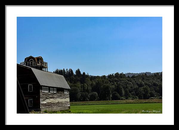 Old Barn - Framed Print