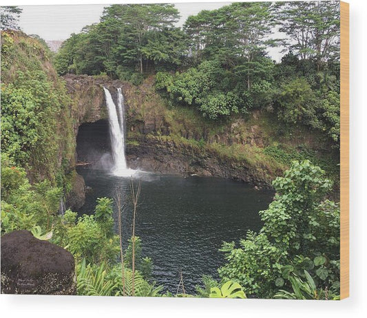 Rainbow falls HAWAII - Wood Print