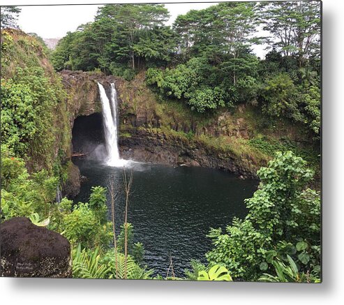 Rainbow falls HAWAII - Metal Print