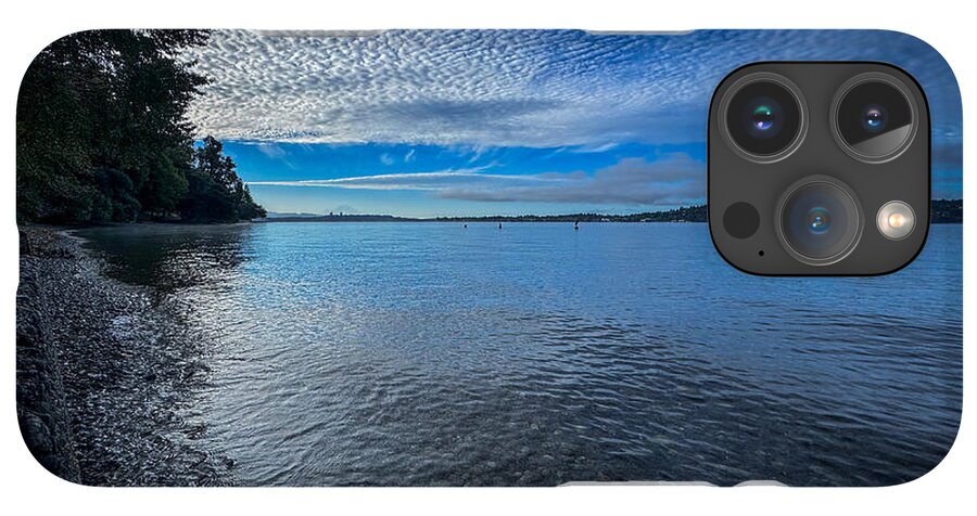 Reflection of the clouds - Phone Case