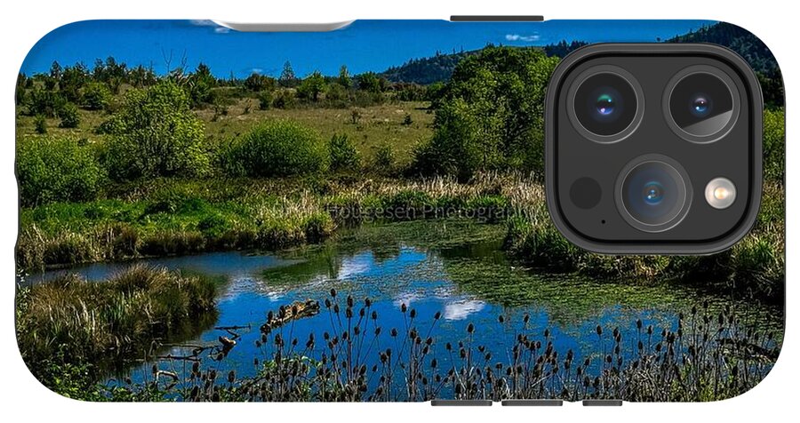 Refuge in the wild - Phone Case